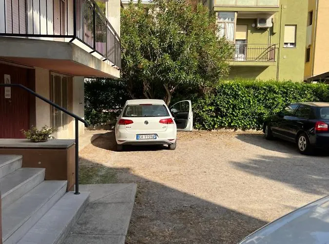 Citta Giardino Parking * Градо